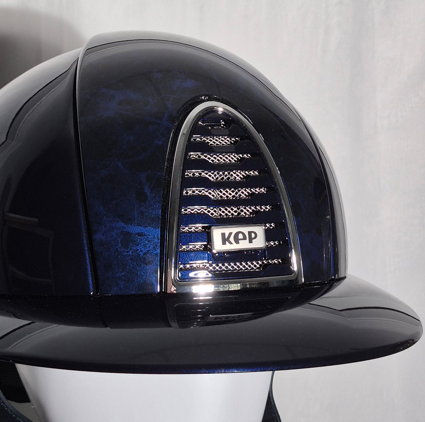 KEP Italia 2.0 Polish Metal blue  Izmir Marble Blue, polo visor