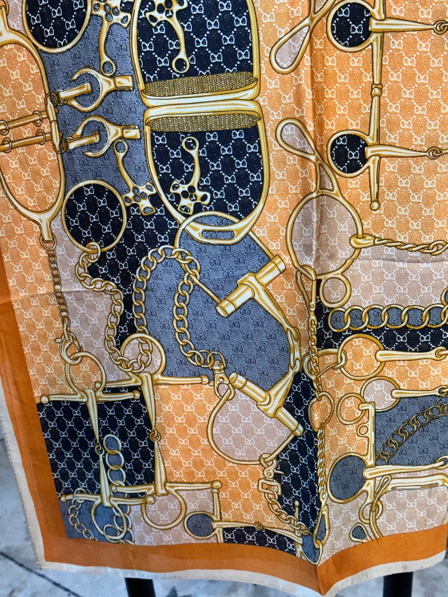 TE Large Shawl size Gucci Style scarf