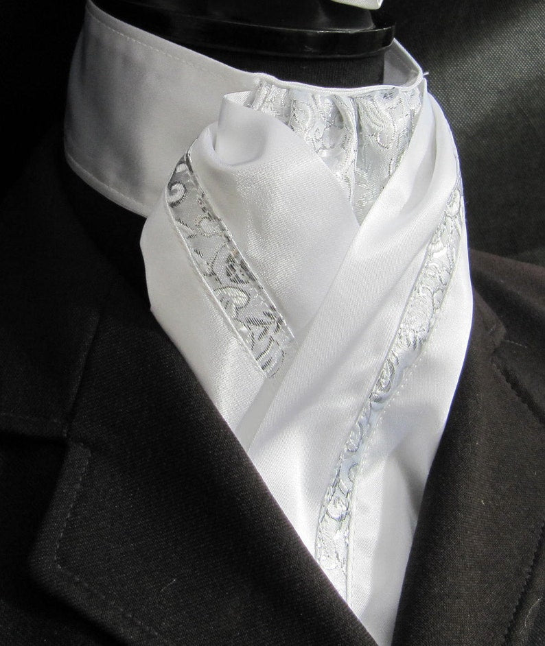 TRSM French Pretied Stock Tie